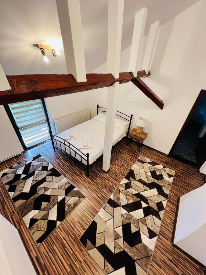 Apartament In Regim Hotelier King Mediaş Εξωτερικό φωτογραφία