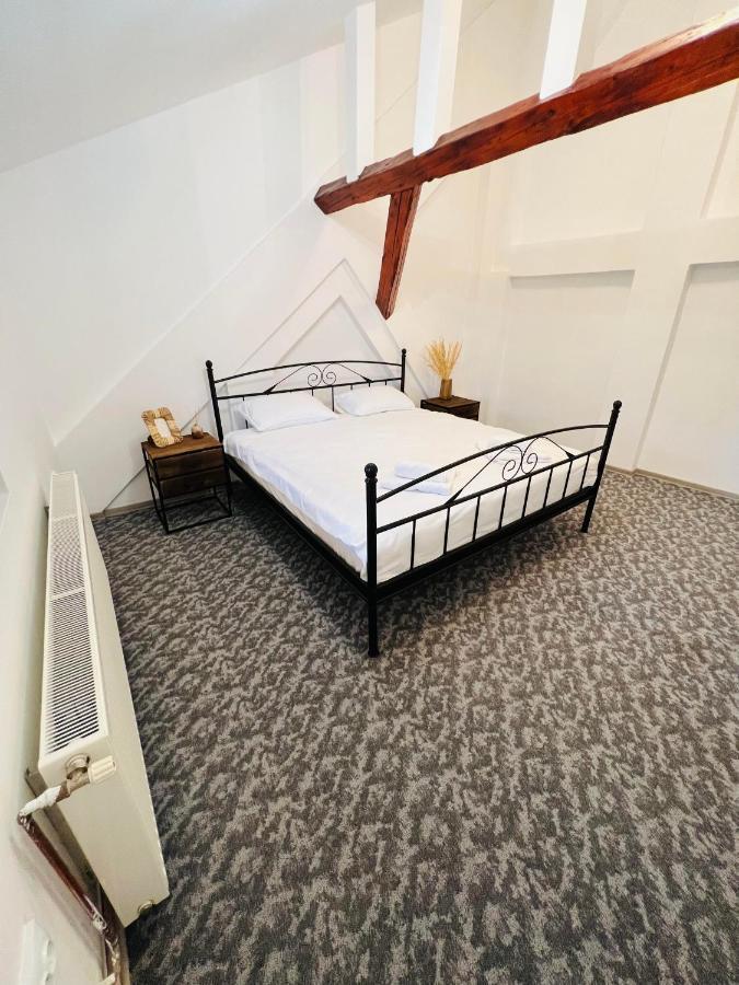 Apartament In Regim Hotelier King Mediaş Εξωτερικό φωτογραφία