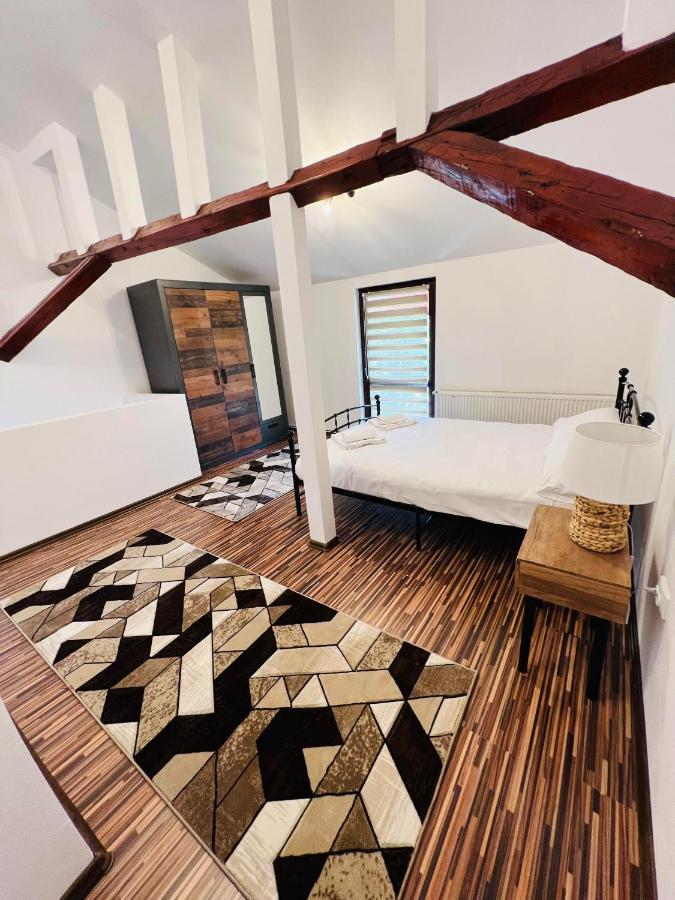 Apartament In Regim Hotelier King Mediaş Εξωτερικό φωτογραφία